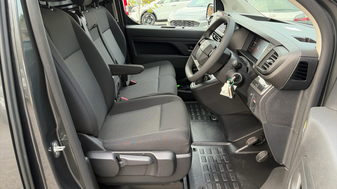 Vauxhall Vivaro L1 Diesel 1.5 Turbo D 120 Pro H1 Van - Image 6